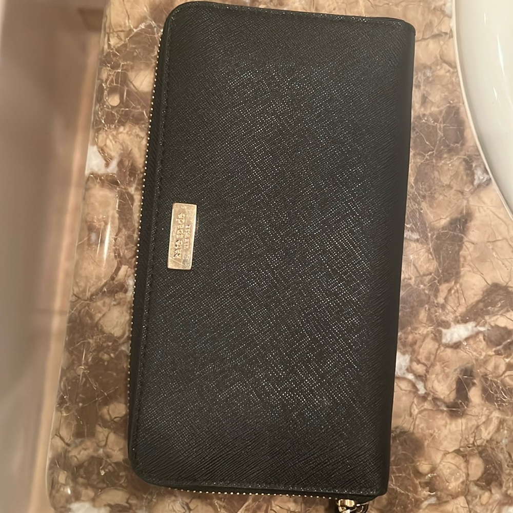 Kate Spade Saffiano leather zip around wallet